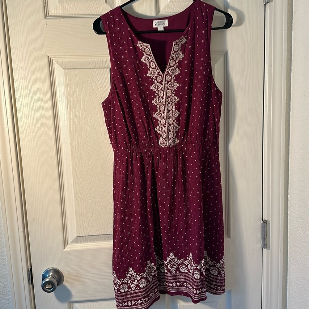 Maroon dress with embroidered detail